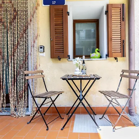 House - Centro Casa Indipendente Con Area Esterna - Wifi Дом отдыха *