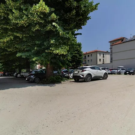 House - Centro Casa Indipendente Con Area Esterna - Wifi Vakantiehuis