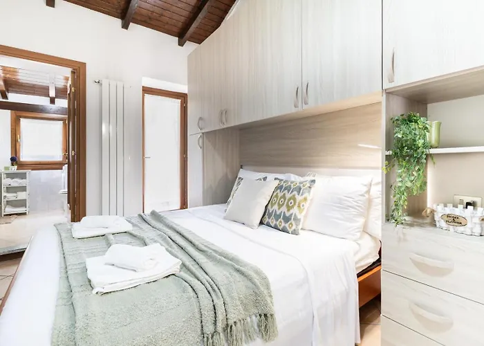 House - Centro Casa Indipendente Con Area Esterna - Wifi 펜션