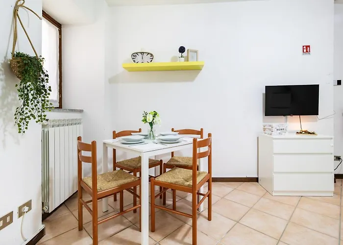 House - Centro Casa Indipendente Con Area Esterna - Wifi Vakantiehuis Baveno