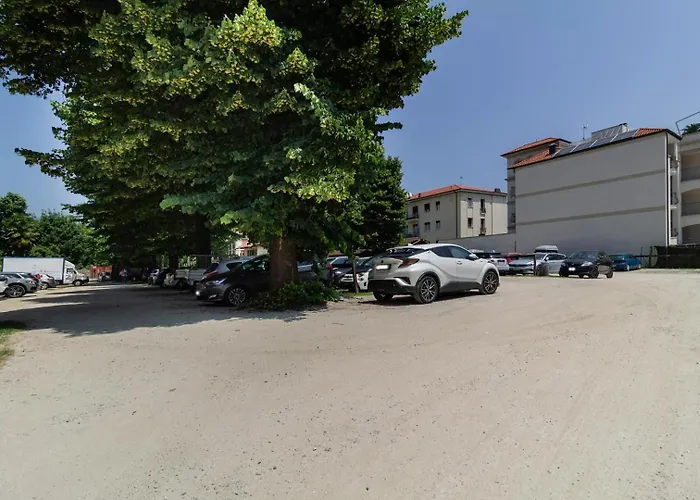 House - Centro Casa Indipendente Con Area Esterna - Wifi Vakantiehuis