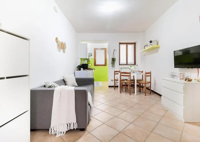 House - Centro Casa Indipendente Con Area Esterna - Wifi Vakantiehuis *